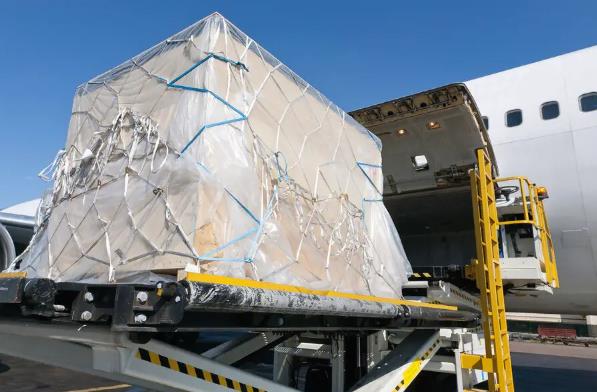 英國貨代在推動國際貿(mào)易和提升物流效率方面的作用有哪些？