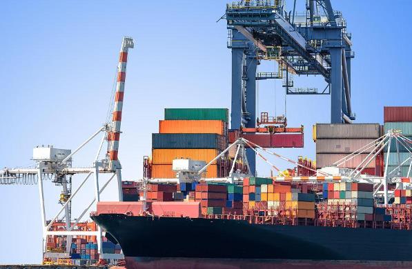 隨著全球化的深入發(fā)展，上海國(guó)際物流的地位將變得越來(lái)越重要