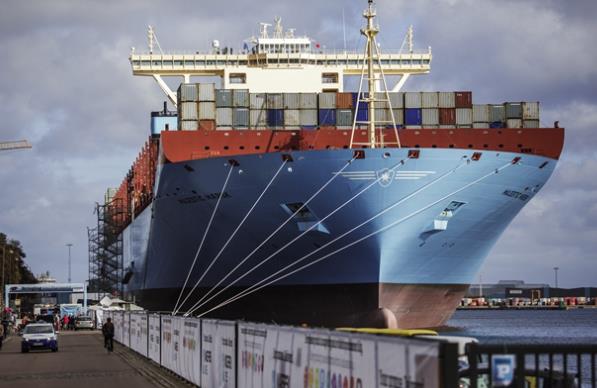 國(guó)際物流公司為全球企業(yè)提供了強(qiáng)有力的支持，加速了全球商業(yè)的發(fā)展