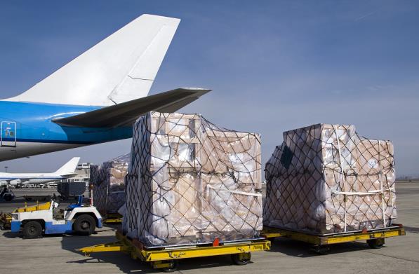 美國(guó)空運(yùn)物流的未來(lái)發(fā)展?jié)摿薮?，必將繼續(xù)發(fā)揮著重要的作用