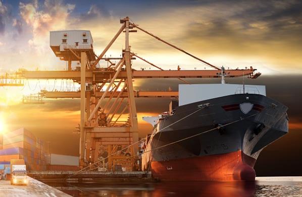 美國作為全球非常大的經(jīng)濟體之一，其貨代業(yè)為全球貿(mào)易提供關(guān)鍵支持