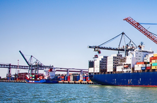 上海貨運(yùn)代理具有獨(dú)特的地理優(yōu)勢(shì)和服務(wù)多樣性