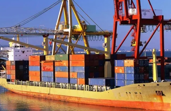 作為貿(mào)易商和生產(chǎn)商，為什么現(xiàn)在選擇海運(yùn)公司是您更佳的選擇呢？