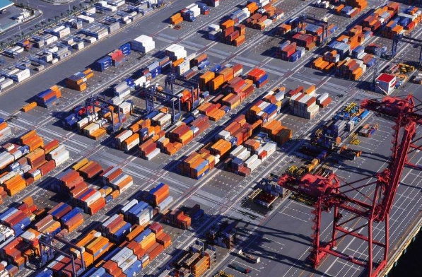 新加坡貨代公司要在市場(chǎng)競(jìng)爭(zhēng)中立于不敗之地，需要不斷提升服務(wù)質(zhì)量