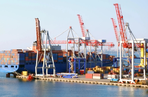 面對挑戰(zhàn)和機遇并存的未來，韓國貨代業(yè)需要繼續(xù)發(fā)揮其優(yōu)勢