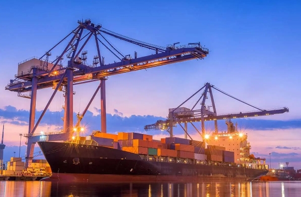 上海貨代公司不斷探索新的服務模式，以滿足客戶日益多樣化的需求