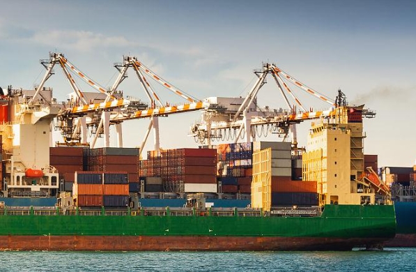 在全球貿(mào)易的浪潮中，美國(guó)貨運(yùn)代理行業(yè)正經(jīng)歷著前所未有的變革