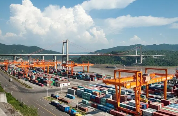 貨運(yùn)代理作為一個(gè)不可或缺環(huán)節(jié)，正在逐漸展現(xiàn)出其獨(dú)特的魅力與價(jià)值