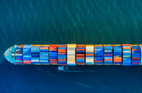 上海貨代是連接全球貿(mào)易的樞紐力量，推動著上海對外開放和經(jīng)濟發(fā)展