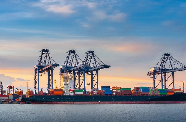 貨運(yùn)代理不僅是物流鏈條中的關(guān)鍵環(huán)節(jié)，更是連接世界經(jīng)濟(jì)的橋梁